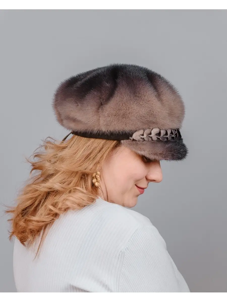 Кепка меховая норковая с козырьком