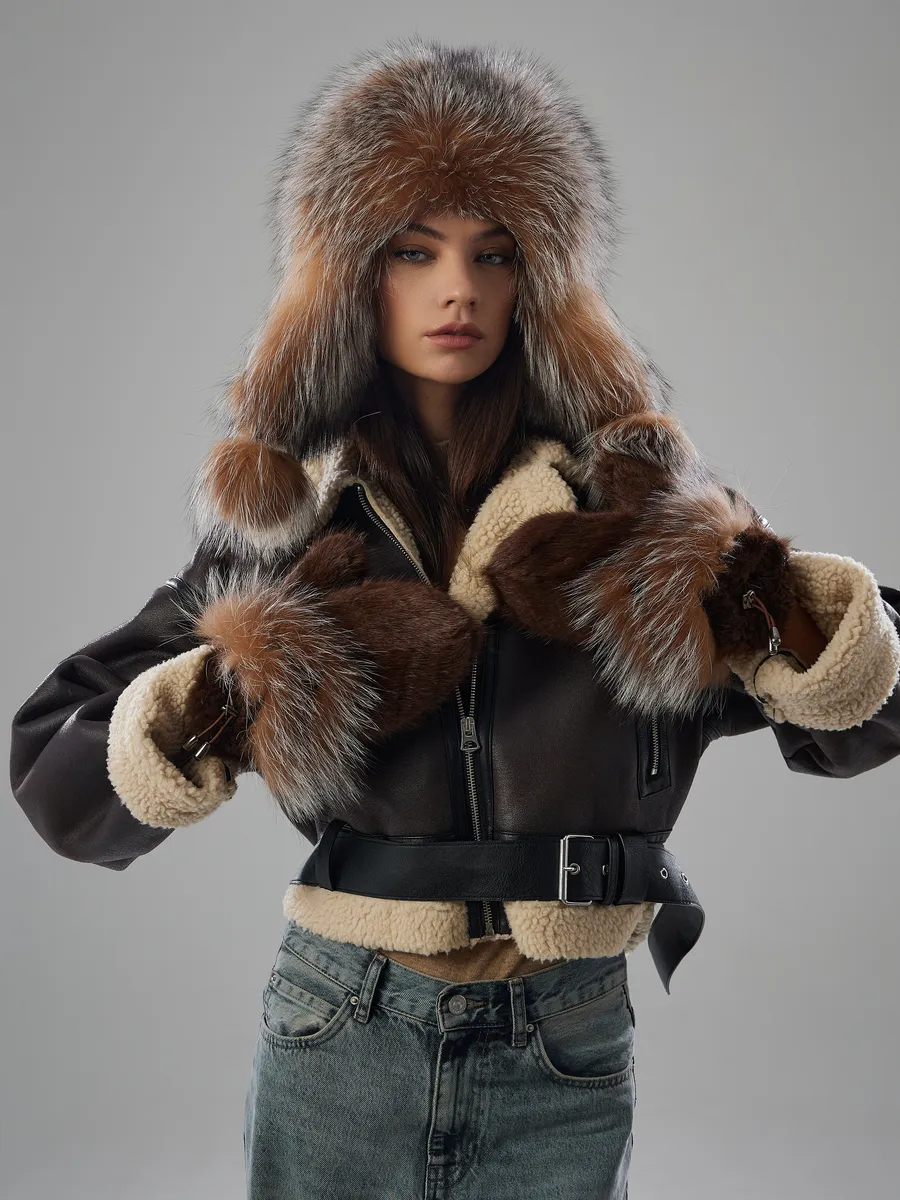 Шапка ушанка кожаная меховая чернобурка